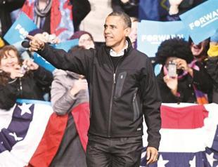 Obama pushes middle class, Romney focuses on economy