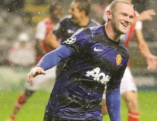 Man Utd looks to widen gap on top spot