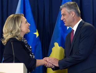 Clinton says Kosovo independence not up for discussion