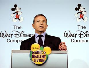 Disney buys Star Wars studio, plans 2015 new film