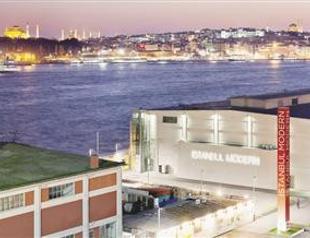 Biennial hosts design walks