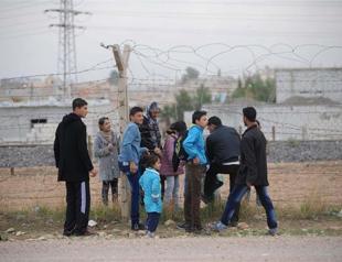 71 Syrian soldiers flee to Turkey: report