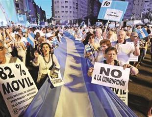 Argentine anti-gov’t protesters jam streets