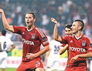 Starlet runs Eagles show