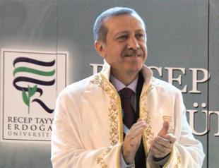 Turkish PM Erdoğan delays hopes for strikers