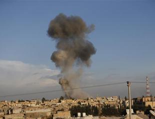 Syrian jet bombs town near Turkish border