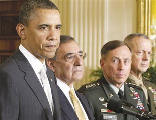 Lawmakers question mails in Petraeus row