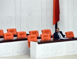 AKP proposes removing Atatürk, secularism from parliamentary oath