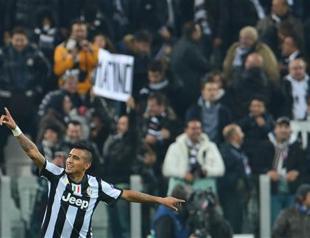 Juventus beats Chelsea 3-0 in Champions League