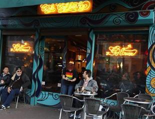 Dutch coffee shops to reopen to tourists