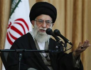 Irans Khamenei halts presidents grilling by parliament