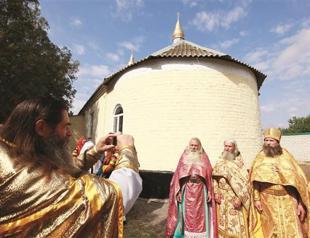 Russia allows clerics to join upcoming elections