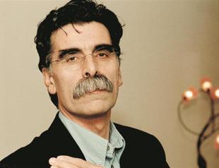 Kader Abdolah meets with other language