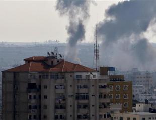 Israel and Hamas wage online war of words