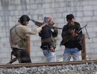 Russia warns against arming rebels