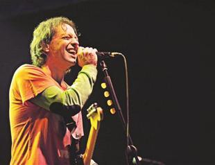 Duman rocks İş Sanat’s stage