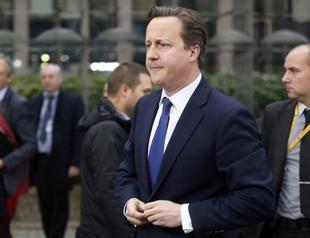UKs Cameron decries excessive EU pay and perks