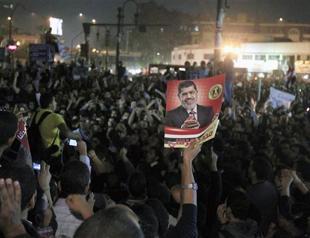 Morsi says Egypt on path to freedom and democracy