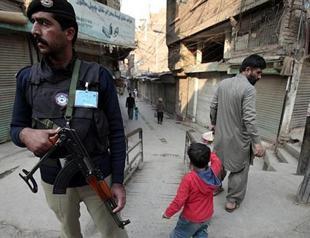 Pakistani Taliban claim blast near Shiite procession