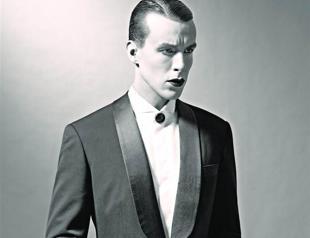 Cem Adrian at Jolly Joker