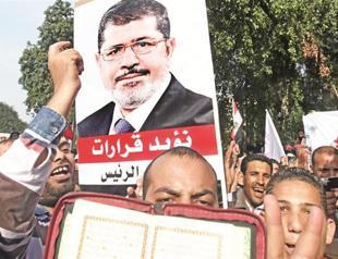Egyptian President Morsi losing support amid tension with judiciary