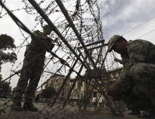 Papers halt protesting the ‘tyranny’ of Morsi