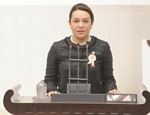 Minister sides with female AKP deputy