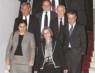 Immunity debate grabs AKP