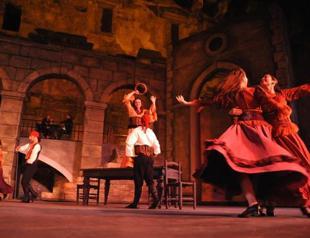 Carmen returns to Paris opera as a bleach blonde