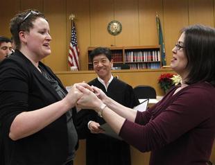 Same-sex couples say I do in Washington state for first time