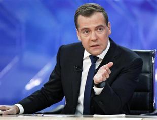 Russian PM talks Father Christmas, aliens and jerks
