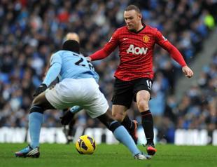 Van Persie stuns City in derby thriller