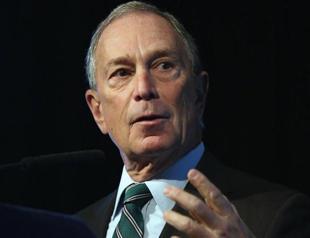 Mayor Bloomberg weighs buying Financial Times