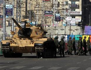 Morsi gives Egypt army police powers ahead of referendum