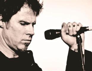 Mark Lanegan and his band perform at Salon