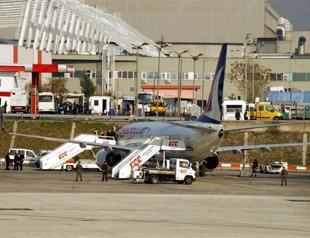 Airplane carrying inmates to İzmir forced to land in Istanbul