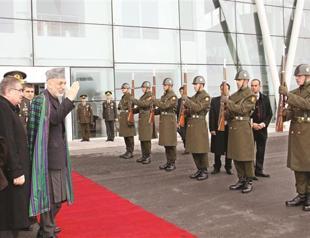 Karzai visits Afghan police cadets in Turkey