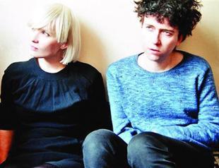 The Ravonettes hit Salon IKSV stage