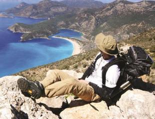 Backpackers spend more than tourists