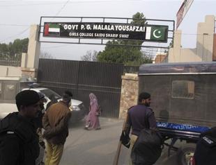 Pakistani girls protest naming of college after Malala