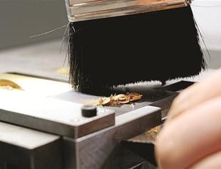 Jewelers get gold mine by collecting its dust