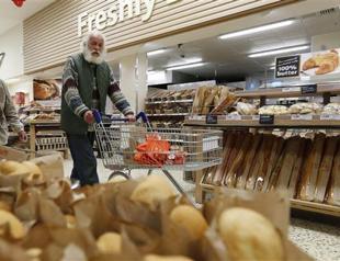 Cash-strapped French snap up ‘yesterday’s baguette’