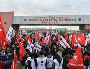 Gendarmerie fires pepper gas at Ergenekon trial