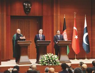 Pakistan, Afghan leaders vow joint terrorism fight