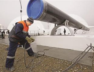 Moscow, Kiev hint at new deal on gas