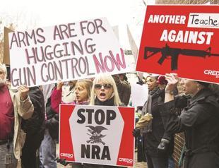 US starts to debate gun law