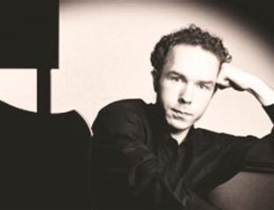 Ralph Van Raat plays John Cage