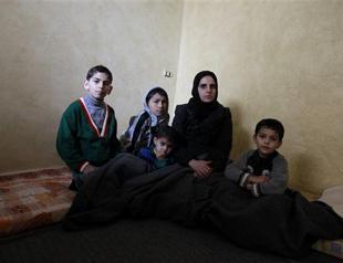 Fleeing Syria, Palestinian refugees cram Beirut camp