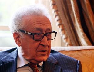 Peace envoy Brahimi in Syria, air strikes on rebels