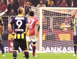 Meireles denies spitting, homophobic gesture at ref